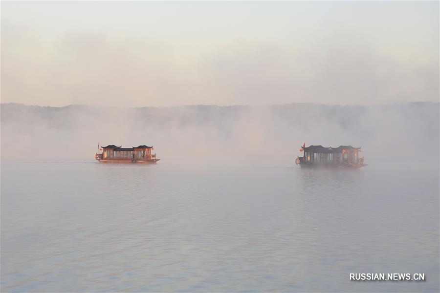 Сказочный туман над озером Тяньцюань