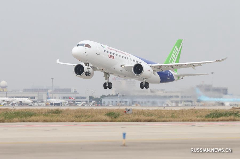 Самолет С919 китайского производства совершил свой первый междугородный полет