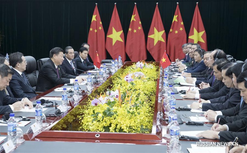 Си Цзиньпин встретился с премьер-министром Вьетнама Нгуен Суан Фуком