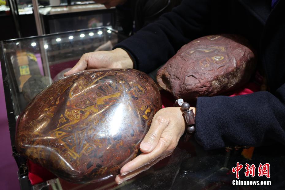 В городе Чэнду открылась выставка метеоритов