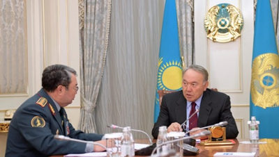 Военнослужащие поблагодарили Назарбаева за повышение зарплаты