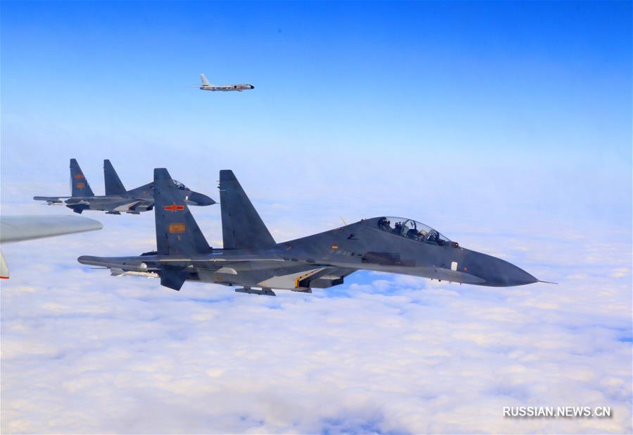 Самолеты ВВС НОАК вылетели на боевое патрулирование над Южно-Китайским морем