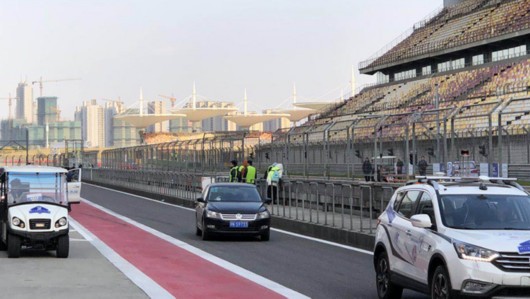 Ралли на смарт-автомобилях прошло на Шанхайском международном автодроме "Формула - 1"