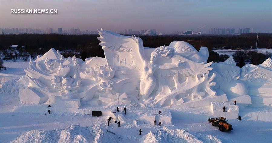 В Харбине близится к завершению работа над центральной композицией 30-й международной выставки снежных скульптур