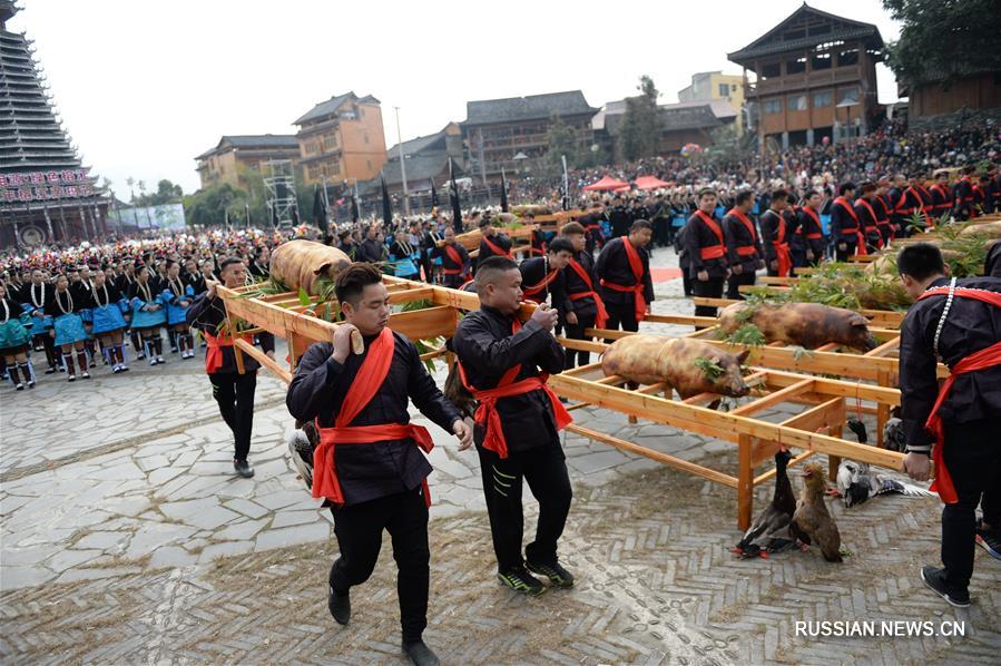 Традиционное жертвоприношение дунской богине Сама в уезде Жунцзян