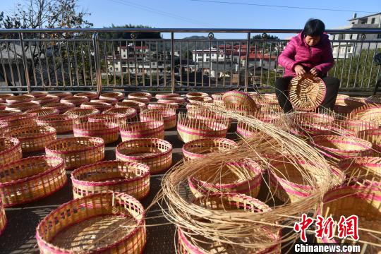 Лакированная бамбуковая корзинка уезда Юнчунь провинции Фуцзянь 