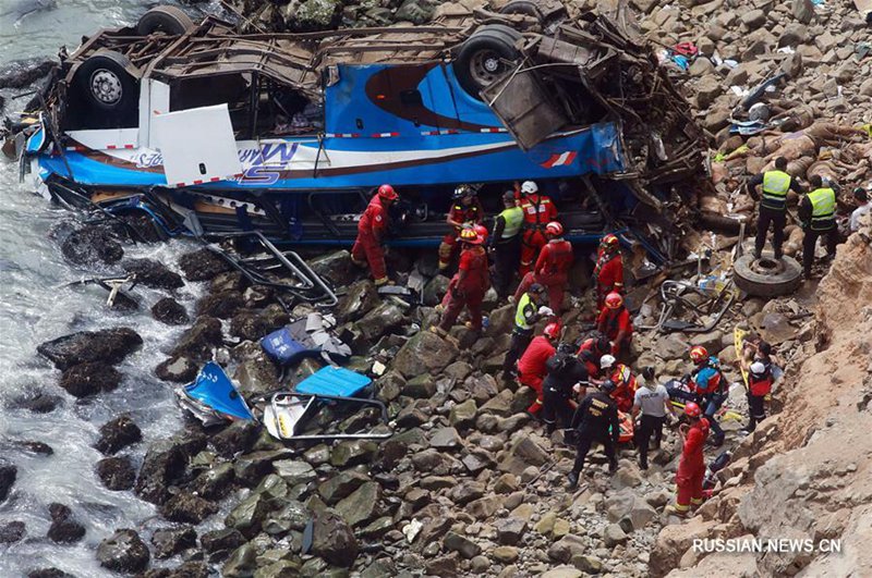 Не менее 25 человек стали жертвами ДТП вблизи столицы Перу