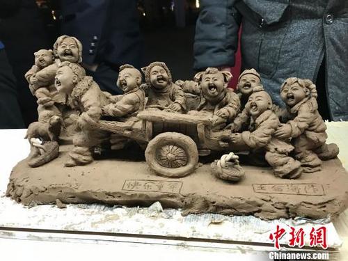 В Чжэнчжоу состоялся показ нематериального культурного наследия