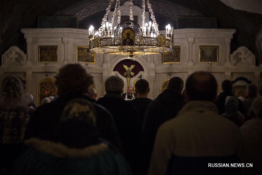 Рождественская служба в московском православном храме