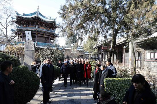 Президент Франции Э. Макрон посетил провинцию Шэньси на северо-западе Китая