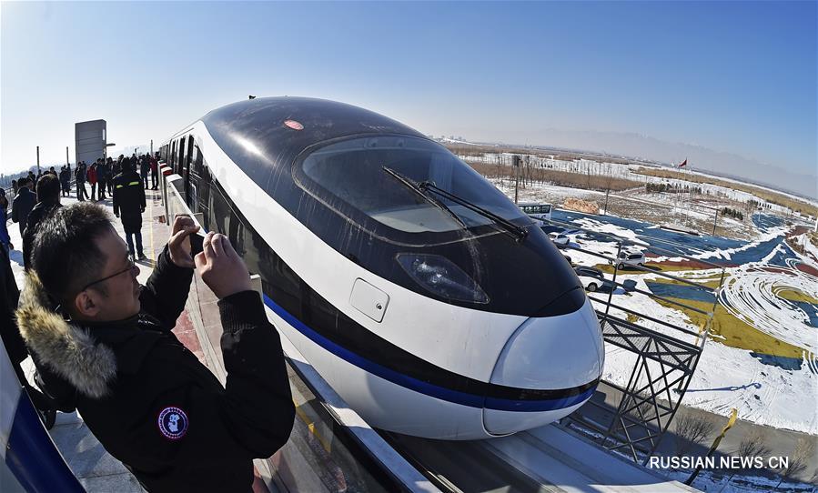 Компании BYD и Huawei представили первую в Китае беспилотную транспортную систему "Юньгуй"