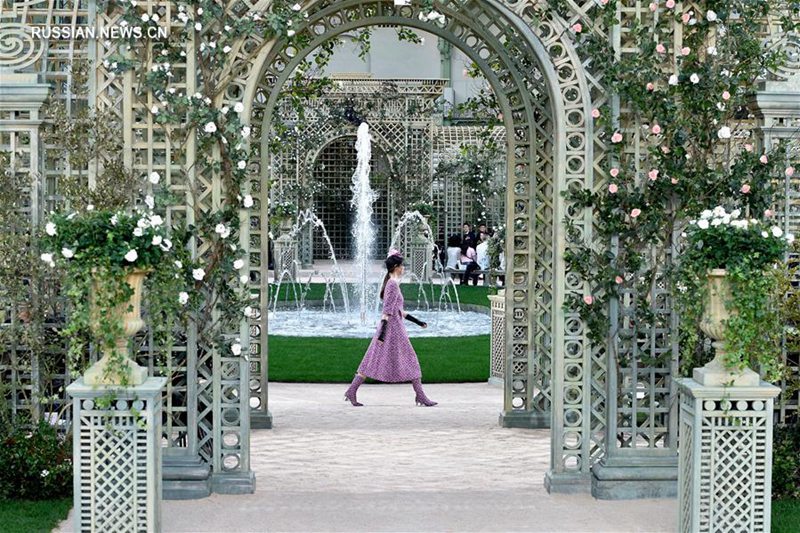 Неделя моды в Париже: показ коллекции Chanel Haute Couture весна-лето 2018 года