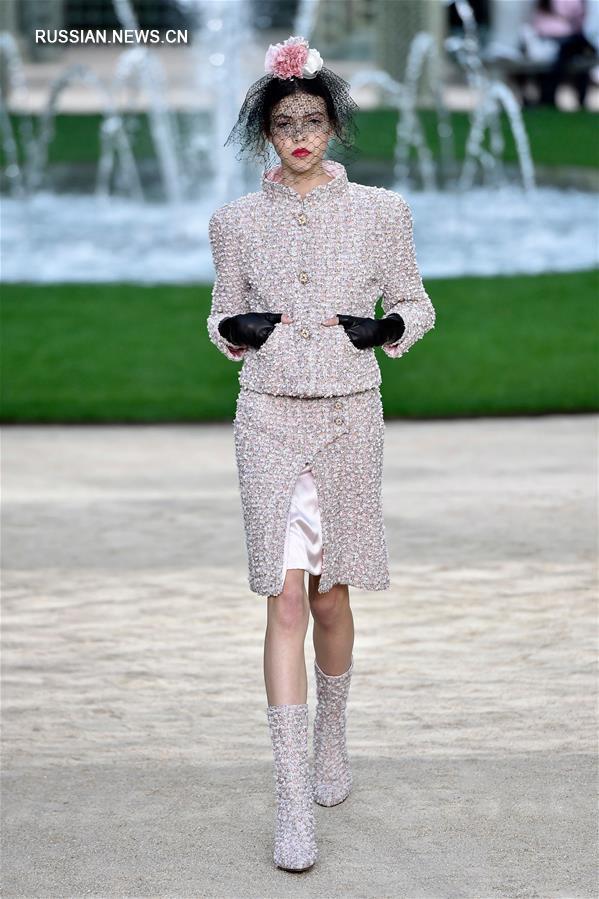 Неделя моды в Париже: показ коллекции Chanel Haute Couture весна-лето 2018 года