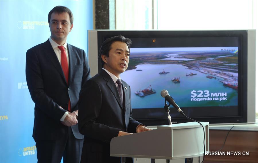 Компания из КНР успешно завершила первую часть проекта по дноуглублению в украинском порту "Южный"