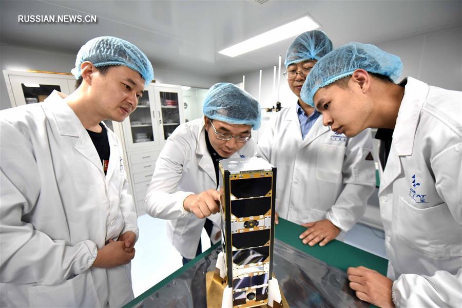 Китай запустил первый спутник совместного образования