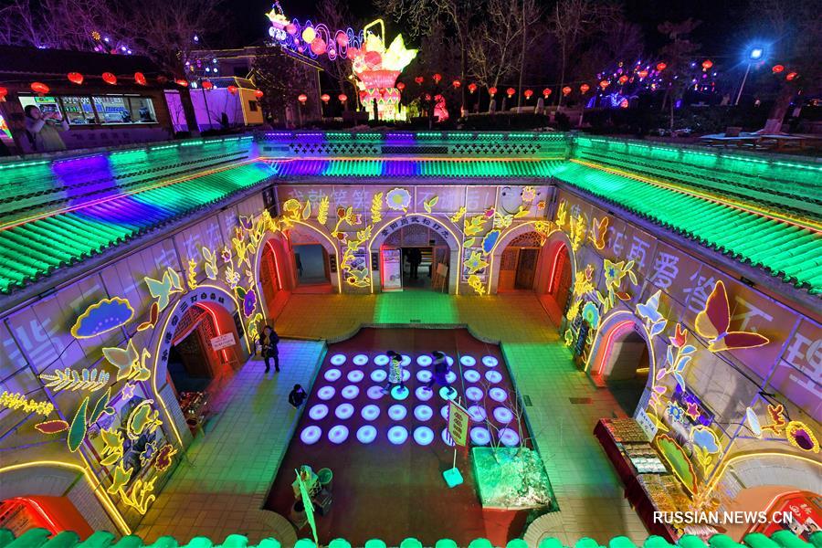В подземных двориках городского округа Саньмэнься открылся Фестиваль разноцветных фонариков