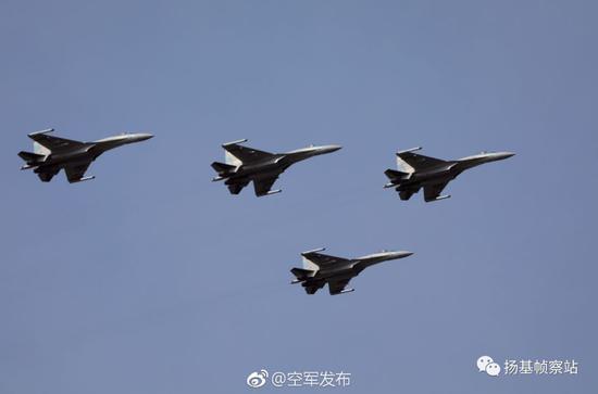 Истребители Су-35 ВВС Китая приняли участие в патрулировании акватории Южно-Китайского моря