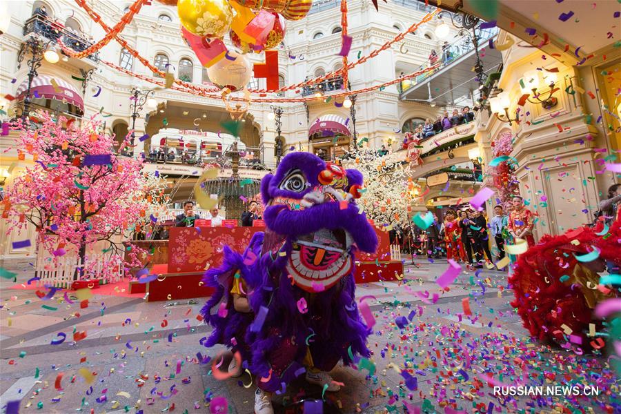 Фестиваль "Китайский Новый год в ГУМе" открылся в Москве