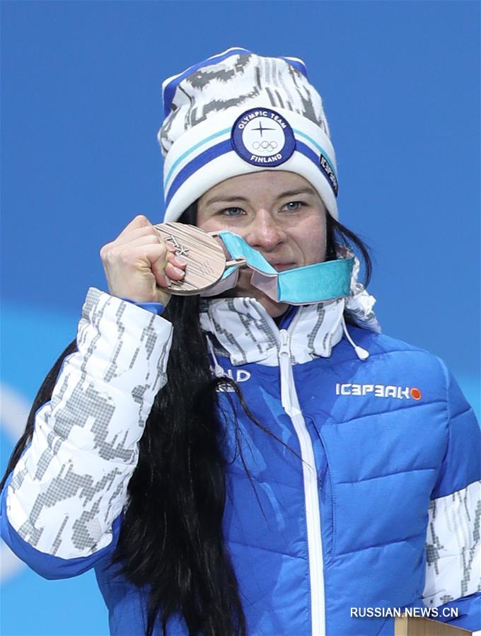 Церемония награждения призеров женского скиатлона на ОИ-2018