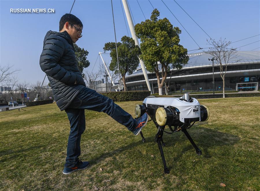 Робототехники Чжэцзянского университета сконструировали четырехногого робота
