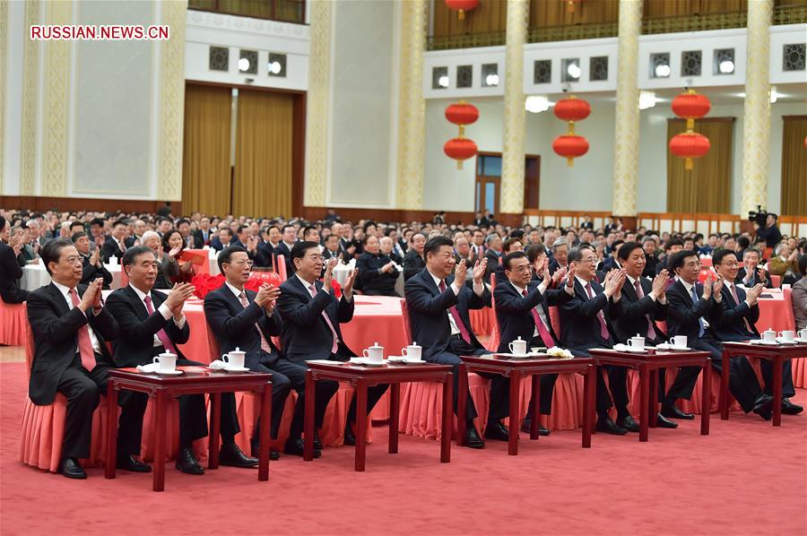 Китайские лидеры поздравили жителей страны с праздником Весны