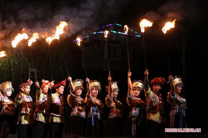 Световые и огненные шоу в честь китайского Нового года