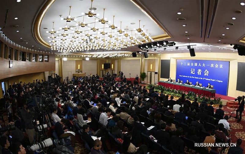 В Пекине состоялась пресс-конференция с участием руководства Министерства коммерции КНР