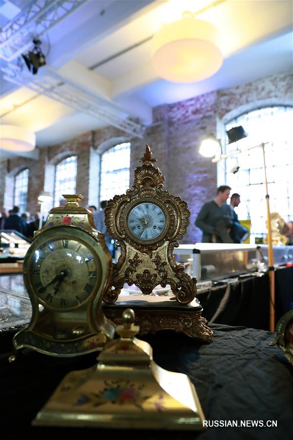 Во Франкфурте открылась 18-я ярмарка старинных часов и ювелирных изделий