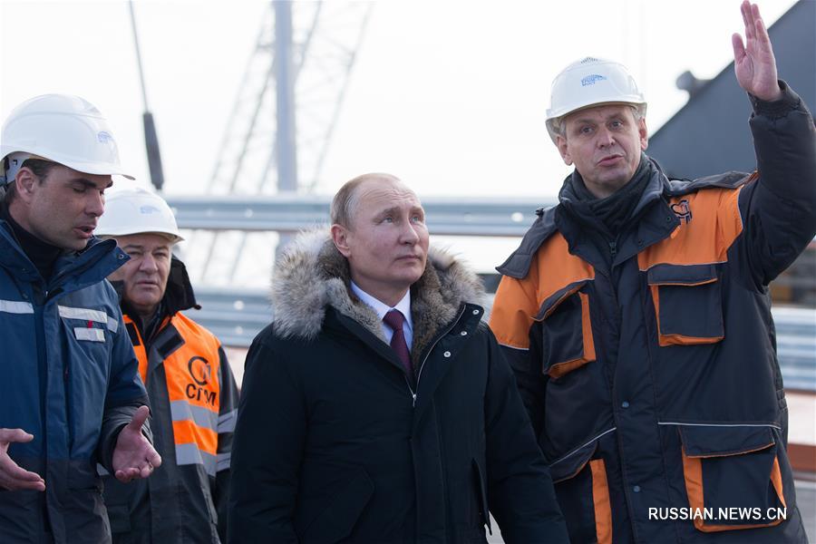 В.Путин проинспектировал строящийся Крымский мост