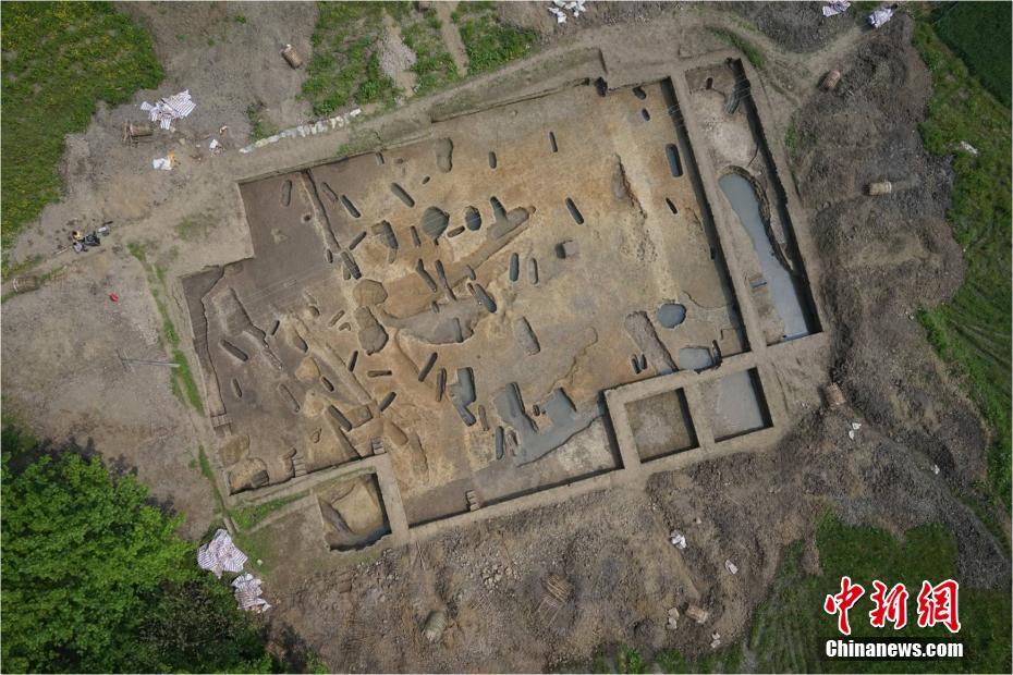 В Чэнду найдены полностью сохранившиеся человеческие скелеты древних людей
