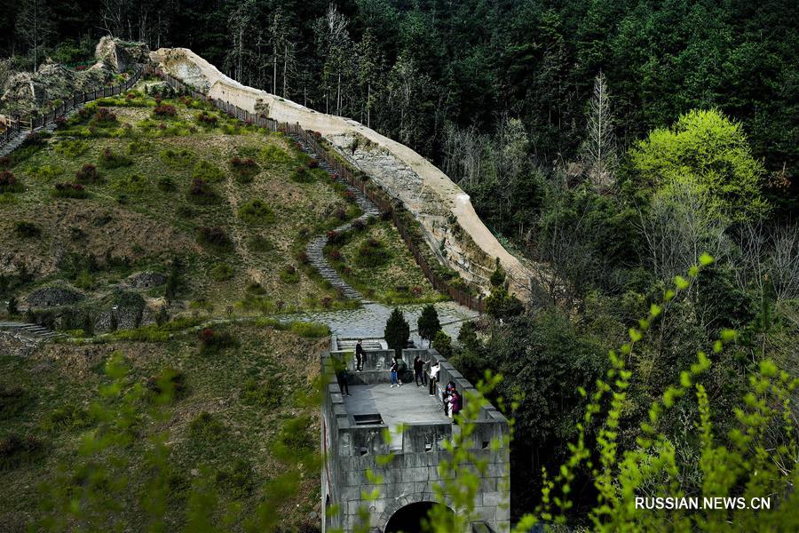 Один из древнейших участков Великой китайской стены в деревне Гуанья