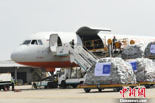 Открылась первая в мире авиалиния доставки посылок с онлайн-платформ  