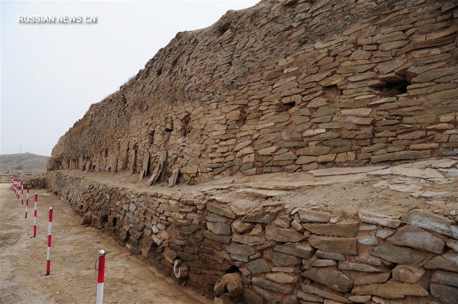 На развалинах Шимао в провинции Шэньси раскопан крупный глиняный орел возрастом около 4000 лет