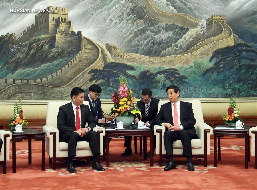 Ли Чжаньшу встретился с премьер-министром Монголии