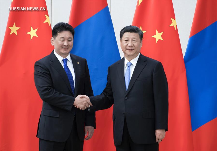 Си Цзиньпин встретился с премьер-министром Монголии Ухнаагийном Хурэлсухом