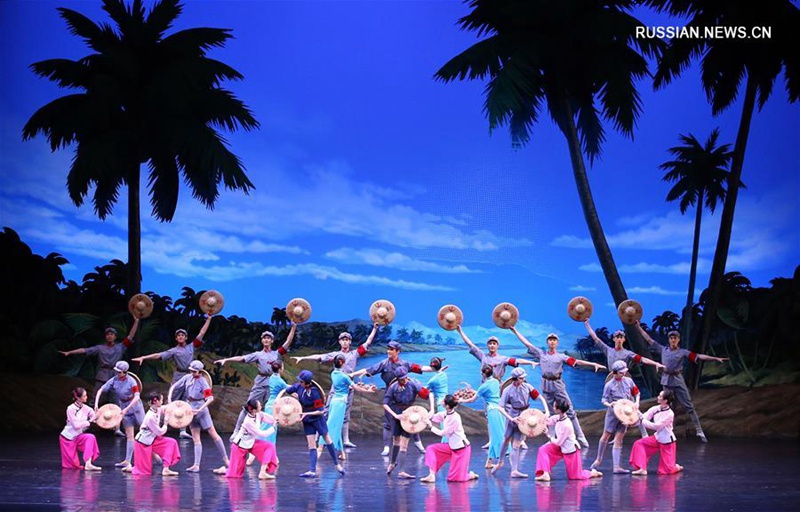 Ким Чен Ын посмотрел балет "Красный женский отряд" в исполнении китайской художественной труппы