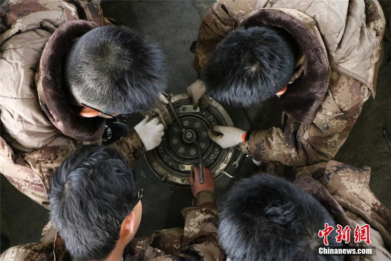 В Пекинском технологическом университете имеется первое в Китая направление "Управление танком" 