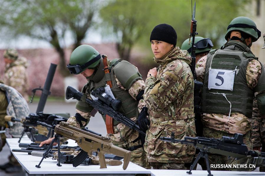 На казахстанской военной базе "Отар" прошла репетиция парада в честь Дня защитника Отечества