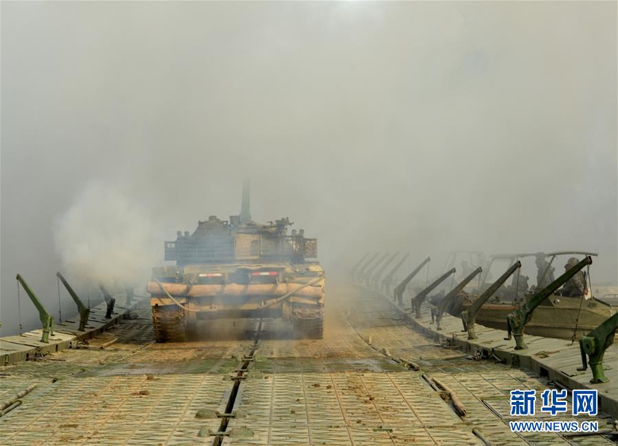 Сухопутные войска Китая провели военные учения