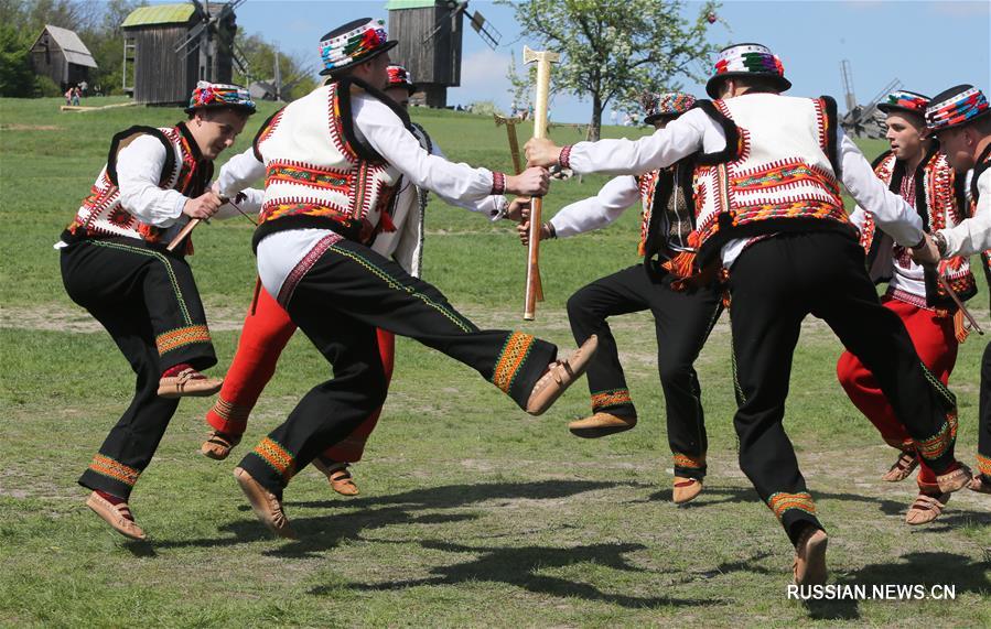 Под Киевом прошел 1-й Фестиваль гуцульской культуры "ГраждаFest"