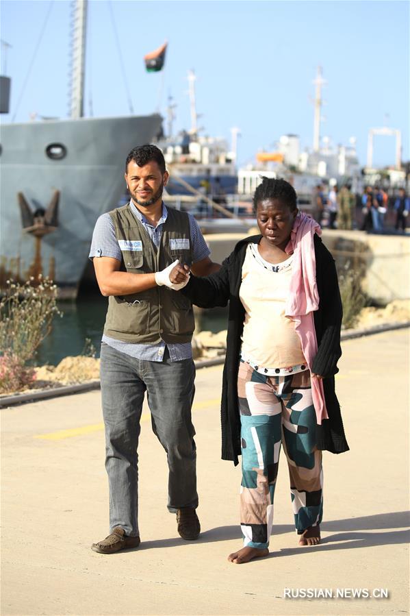 У побережья Ливии было спасено более 300 нелегальных мигрантов