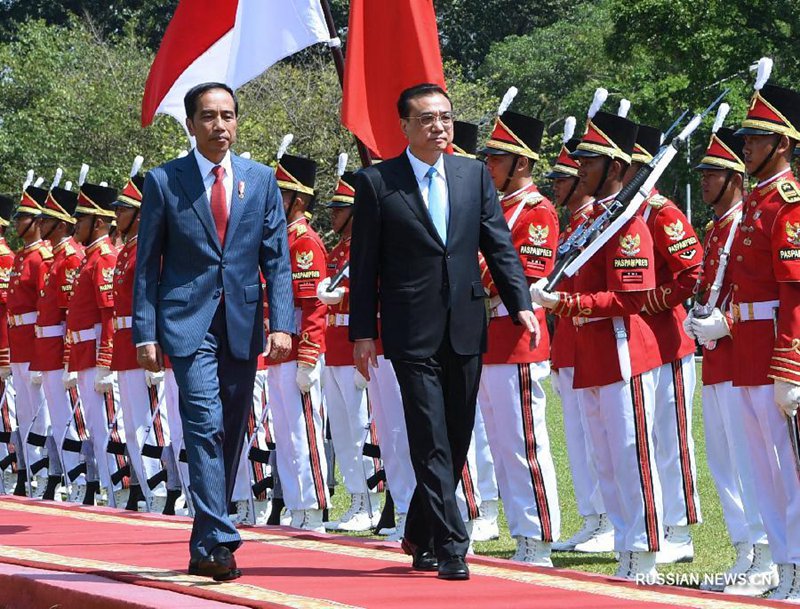 Ли Кэцян провел переговоры с президентом Индонезии Дж.Видодо