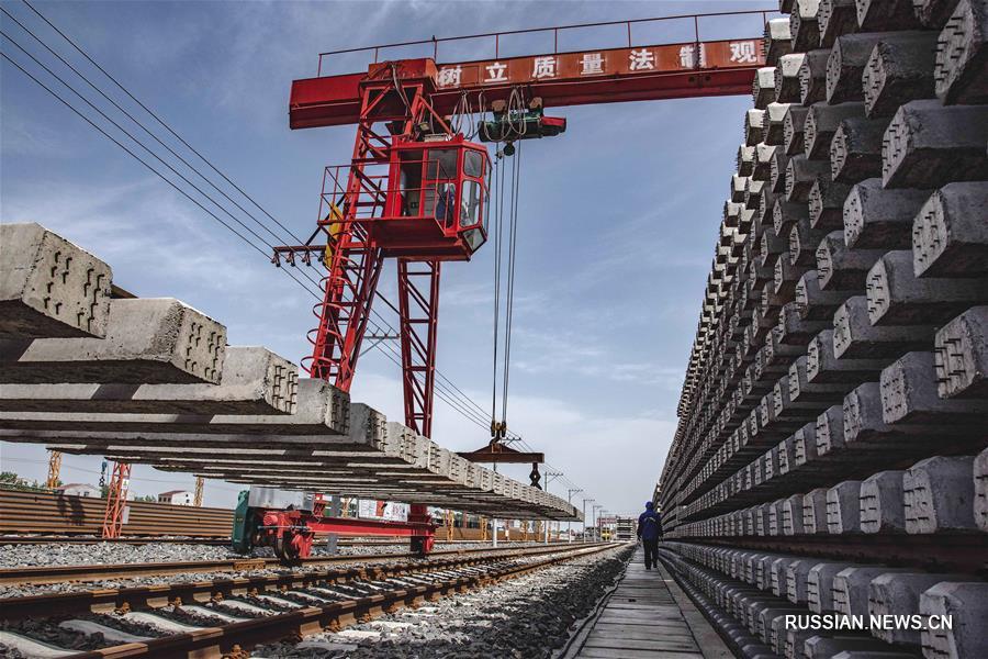 В провинции Хубэй продолжается строительство грузовой железной дороги