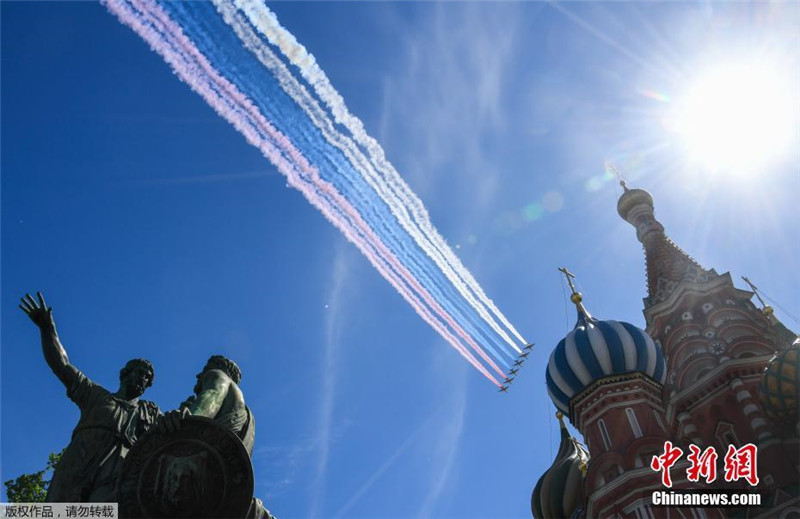 В Москве прошел торжественный парад в честь Дня Победы