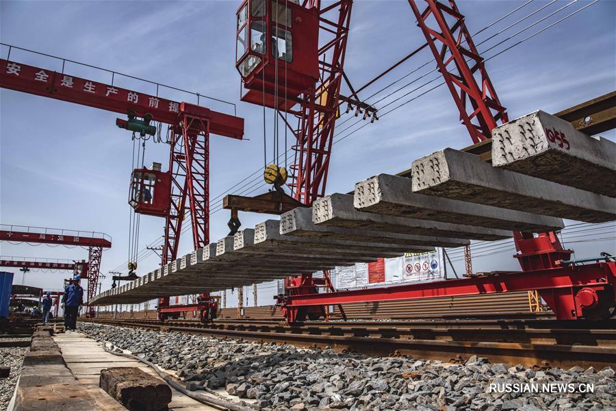 В провинции Хубэй продолжается строительство грузовой железной дороги