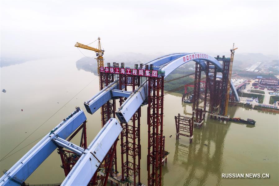 В Лючжоу установлена средняя часть арки моста "Гуаньтан" весом 5885 тонн