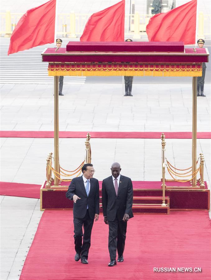 Ли Кэцян провел переговоры с премьер-министром Тринидада и Тобаго К.Роули
