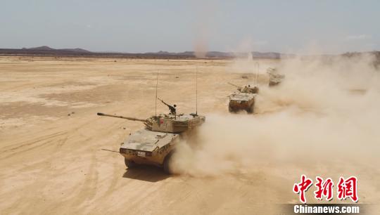 Китайские военные провели маневры на базе в Джибути