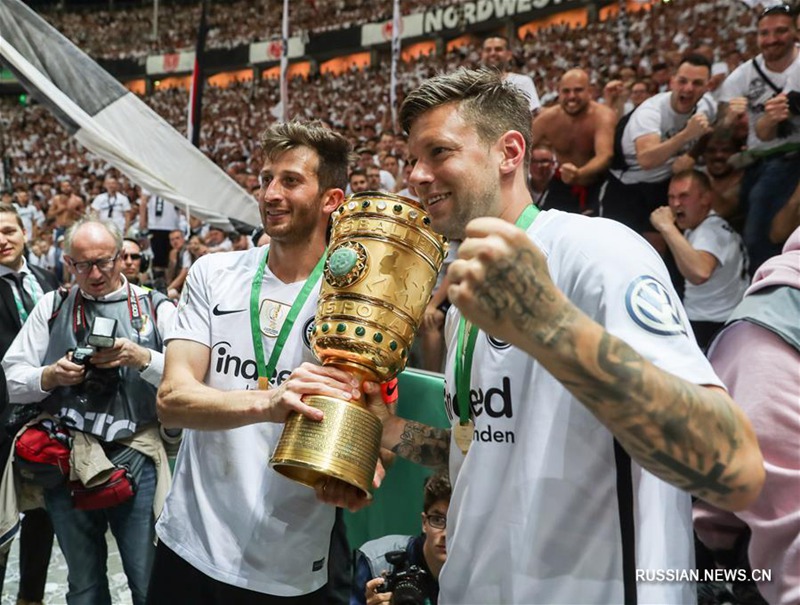 Франкфуртский "Айнтрахт" стал обладателем Кубка Германии по футболу сезона 2017-2018