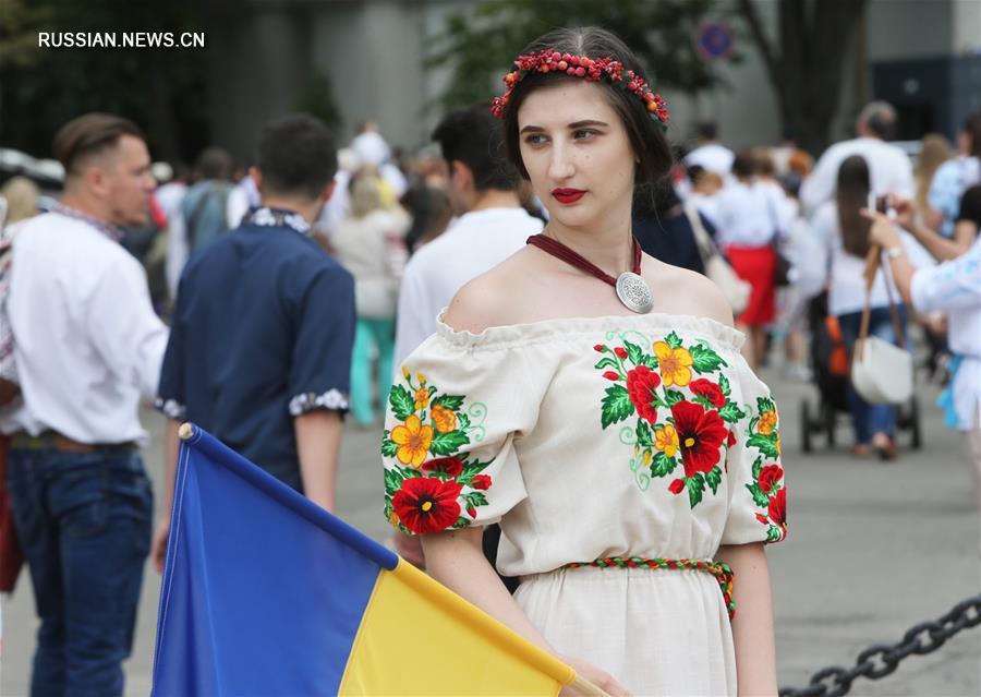 Марш в Киеве по случаю Дня вышиванки